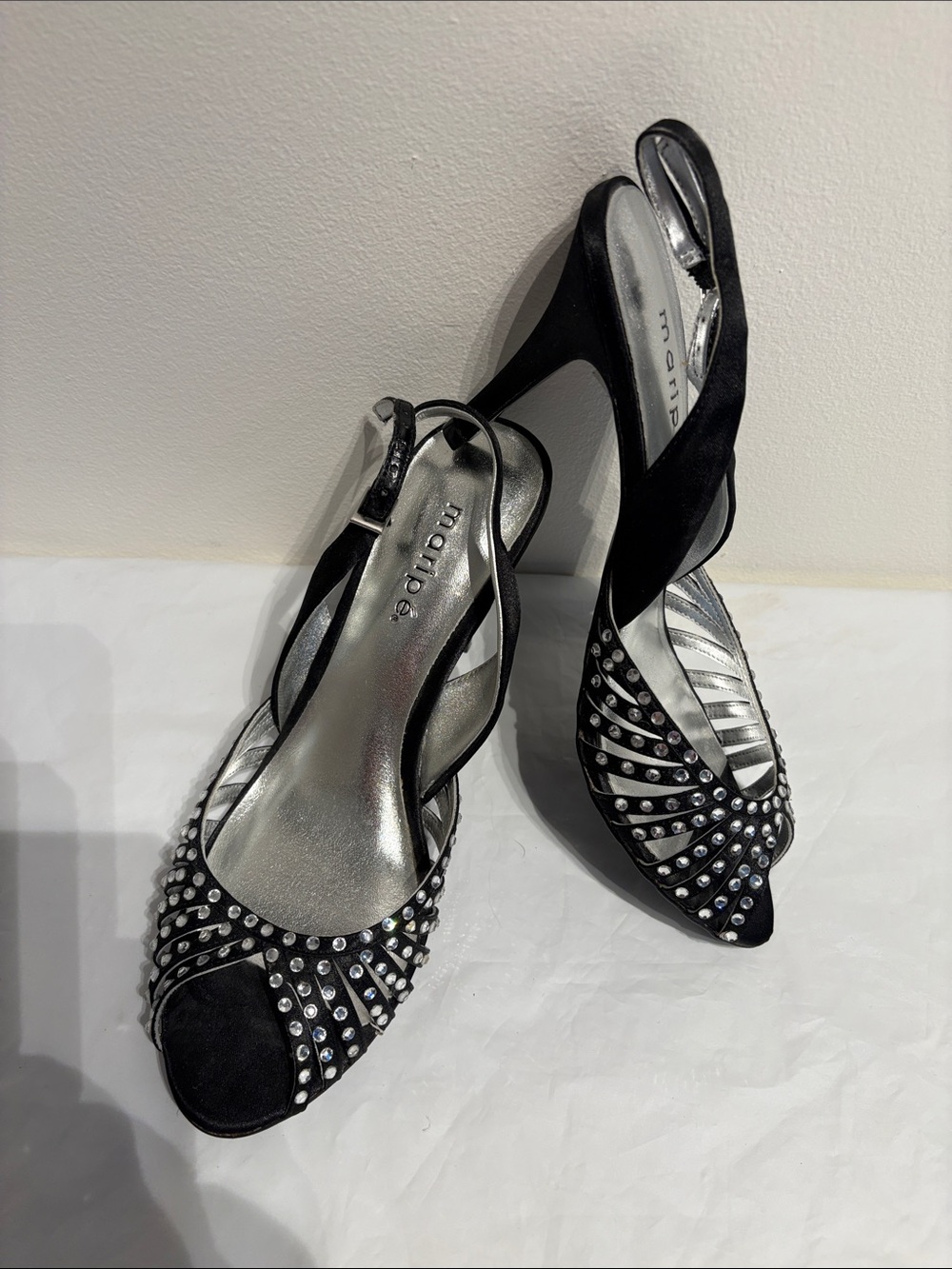 NWOB sz 7.5 Maripe Black Rhinestone Slingback 3” Heels